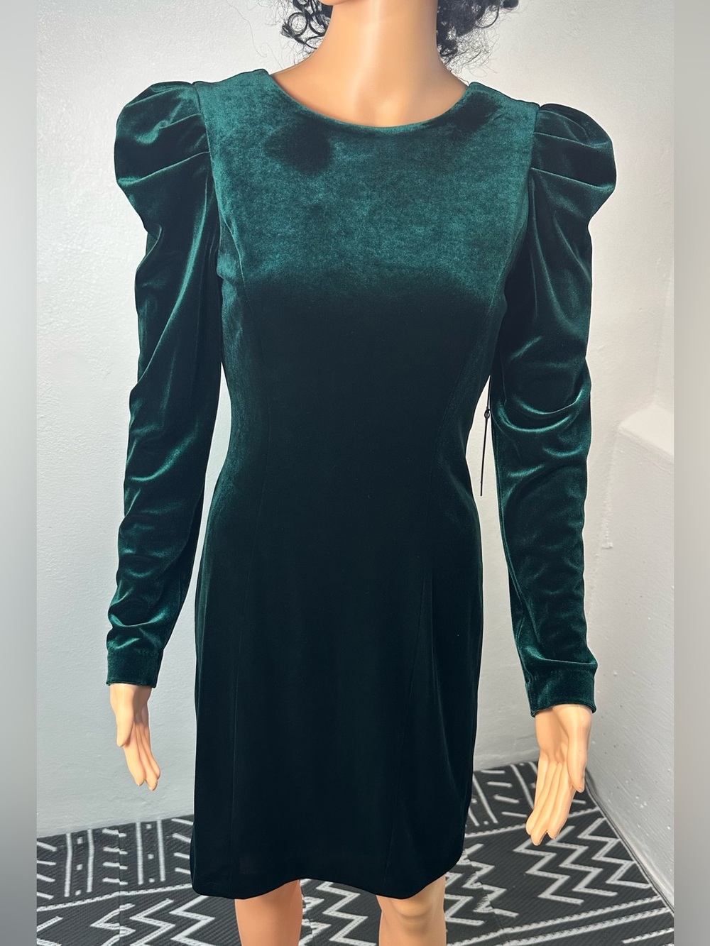 NWT Vince Camuto Emerald Green Velvet Puff Sleeve Mini Dress Size 4 Holiday